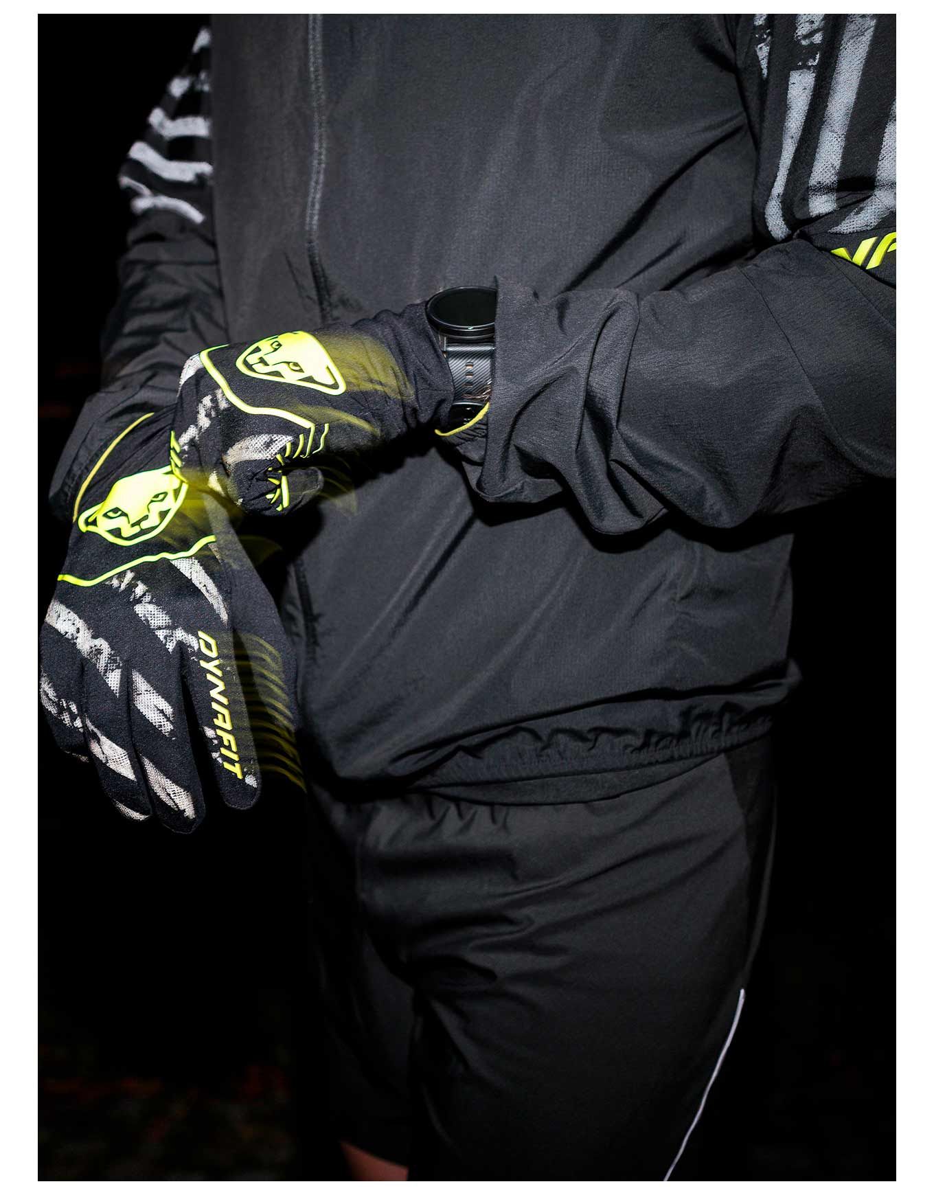 Trail Reflective Gloves Black Out Pink – Image 2