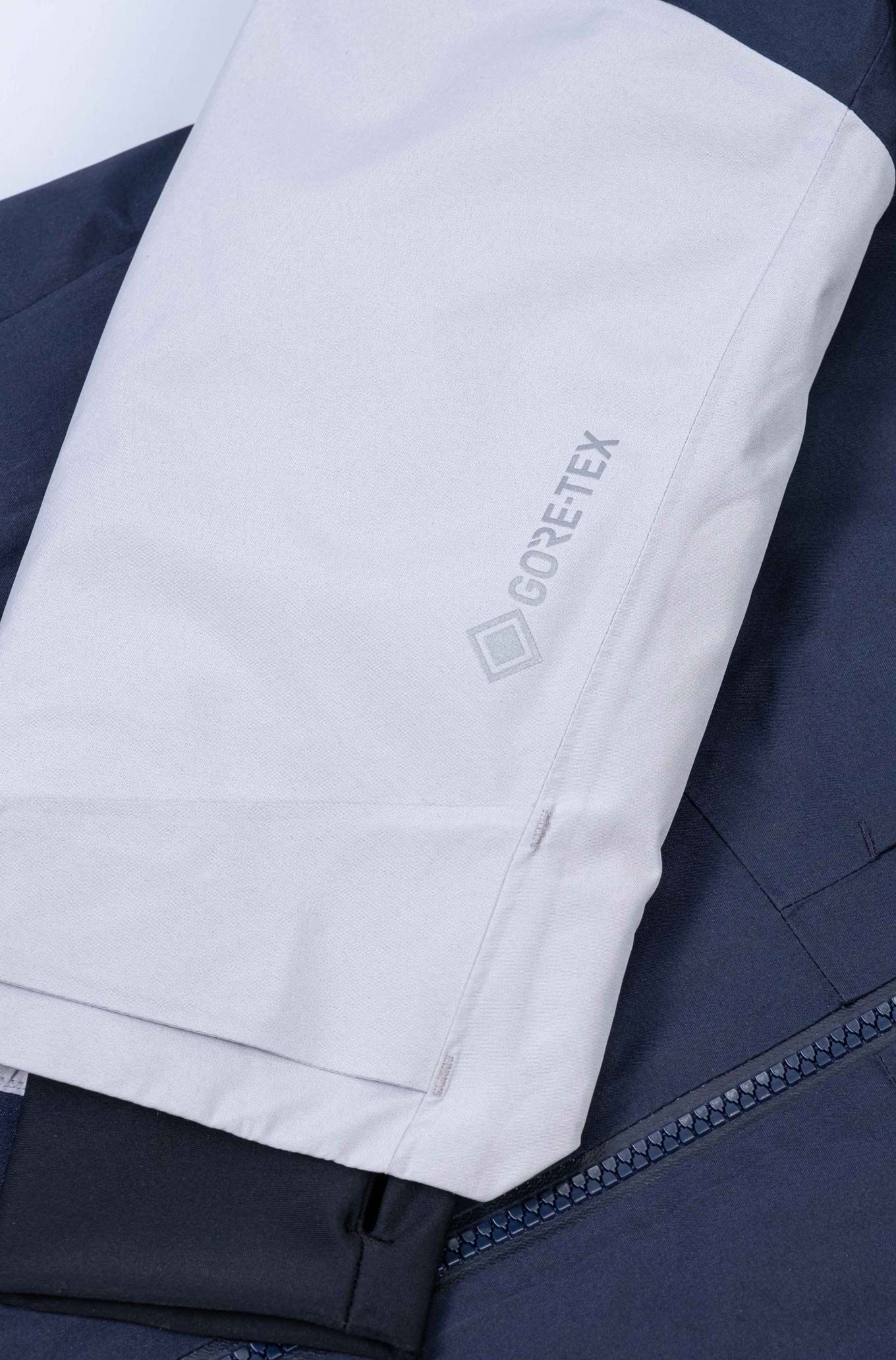 W Eclipse 2L Gore Tex Primaloft Jkt Black – Image 2