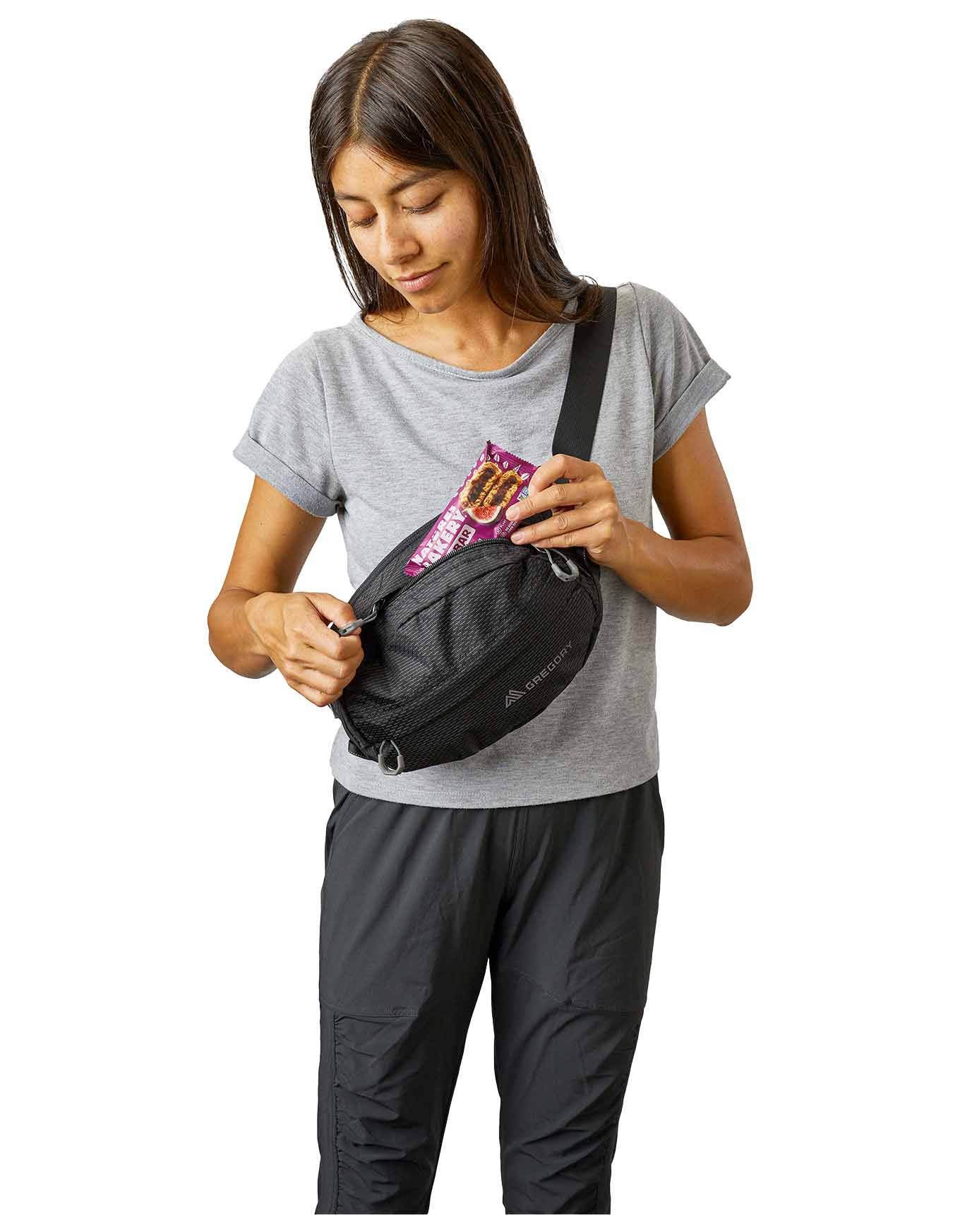 Nano Waistpack Obsidian Black – Image 3