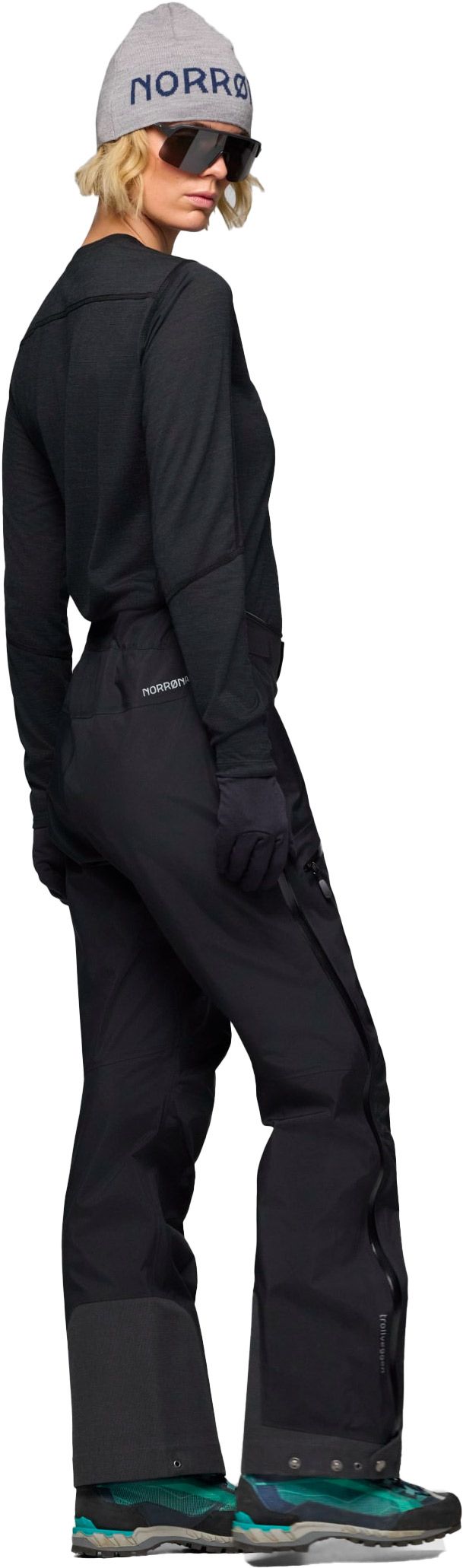 Trollveggen Gore-Tex Pro Light Pants W Caviar Black – Image 4