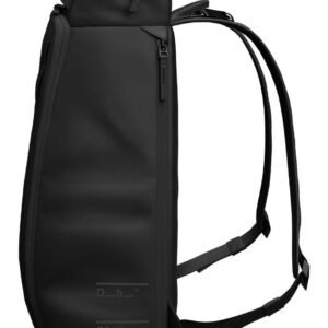 Hugger Backpack 20L Black Out